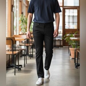 NWT. Hudson & Barrow Black Chino Pants with Relaxed Fit